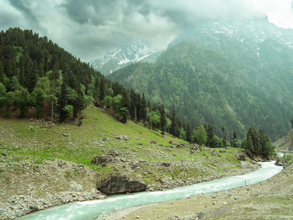 Sonmarg river valley and mountains